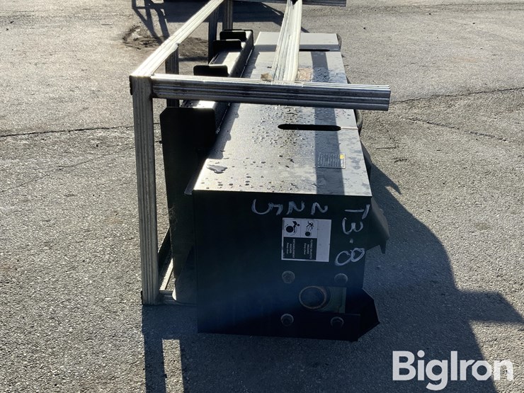 2025-massey-ferguson-730-image-4