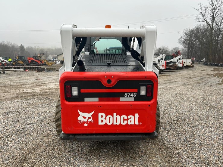 2023-bobcat-s740-image-3