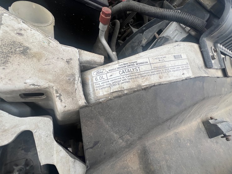 ford-f350-xlt-image-37