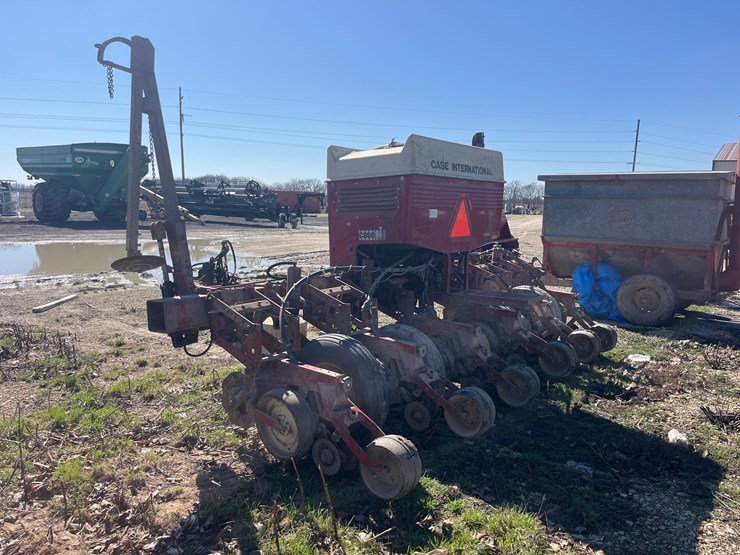 #5081-•-6-row-900-cyclo-air-planter-image-4