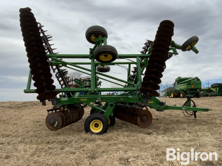 2013-john-deere-2623-image-4