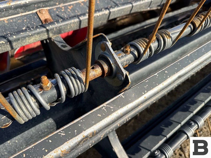 2011-new-holland-haybine-16hs-image-7