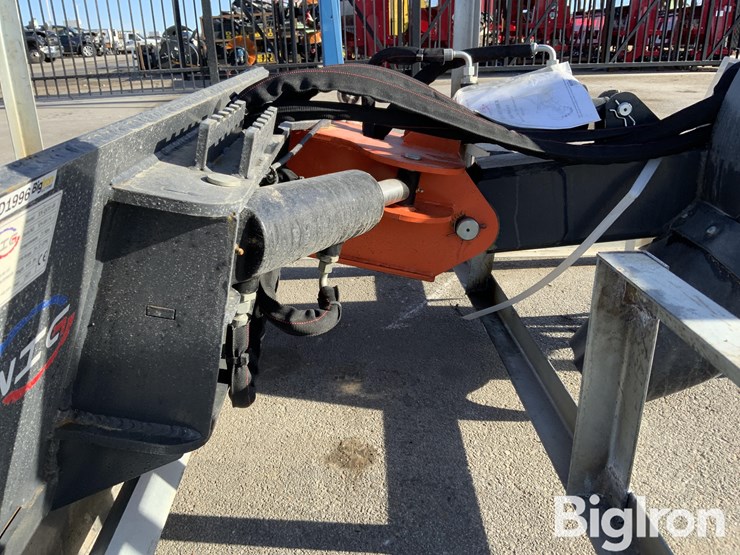 2025-massey-ferguson-730-image-12