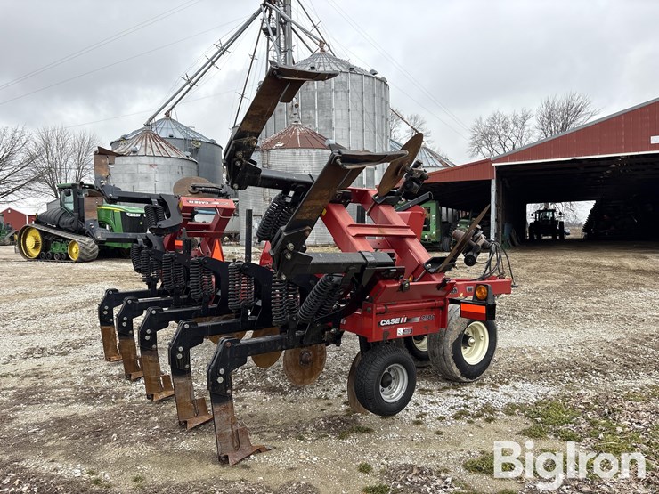case-ih-2500-image-5