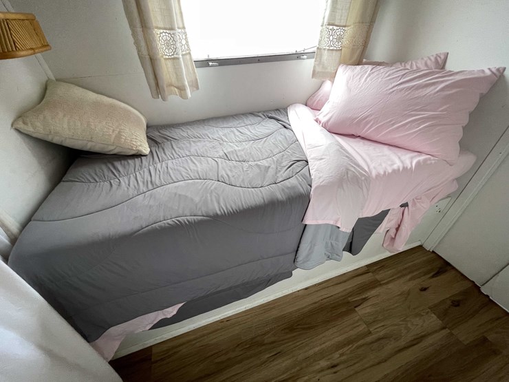 #1435-•-1978-airstream-land-yacht-31'---fully-remodeled,-road-ready-(has-wi-title)-(of)-image-42