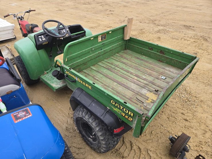 john-deere-gator-image-4