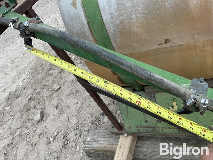 john-deere-335-image-15