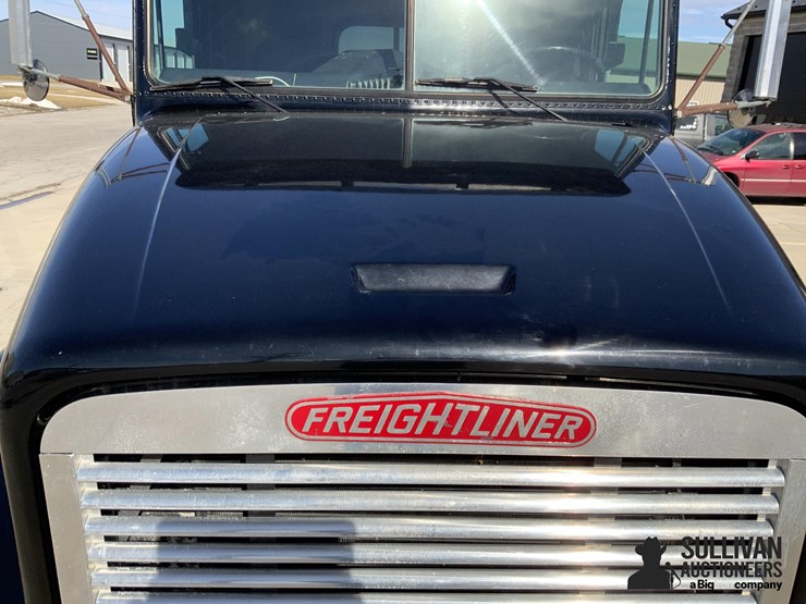 1995-freightliner-fld112-image-15