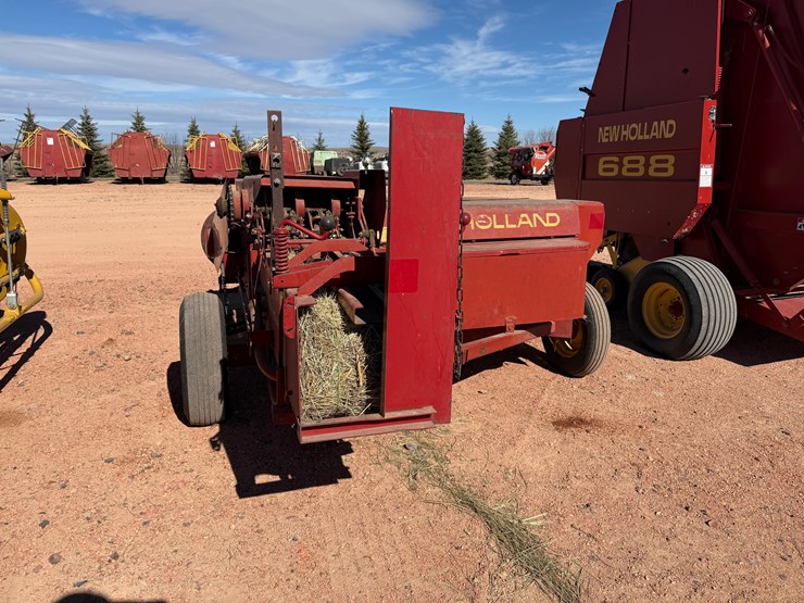 new-holland-275-image-2