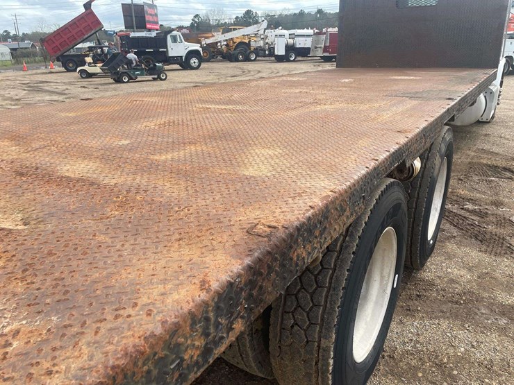 1994-peterbilt-378-image-16