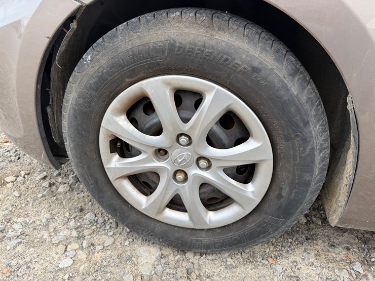 #38615-•-2013-hyundai-accent-sedan-kmhct5ae9du086575-inv#-38615-image-17