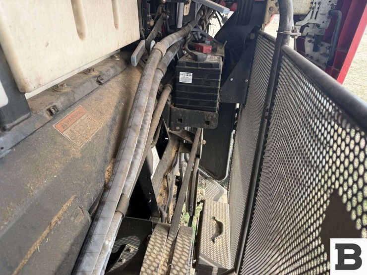 2008-case-ih-7010-image-32