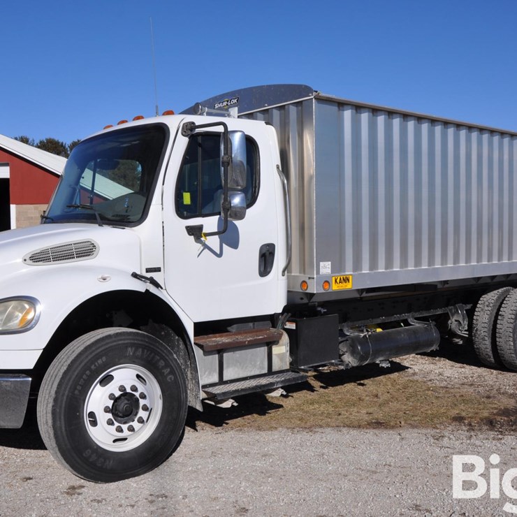 2007 FREIGHTLINER M2 106