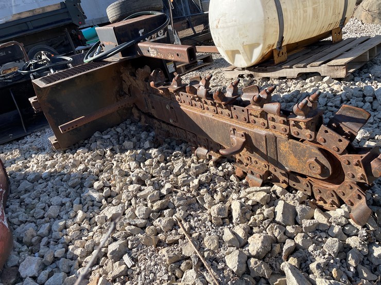 #6101-•-universal-mount-lowe-25c-trencher-image-2