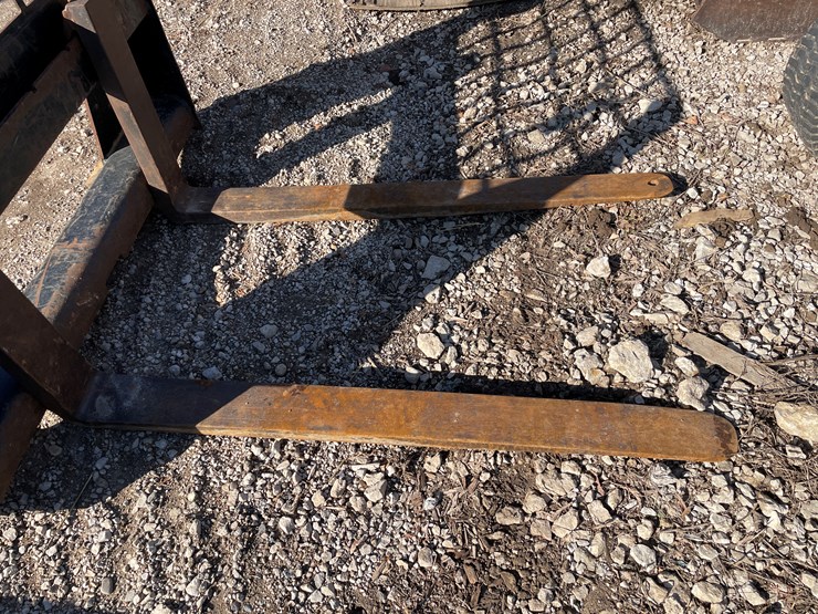 #6096-•-cat-universal-mount-pallet-forks-image-3