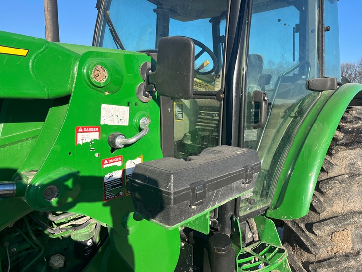 2015-john-deere-5100e-image-14