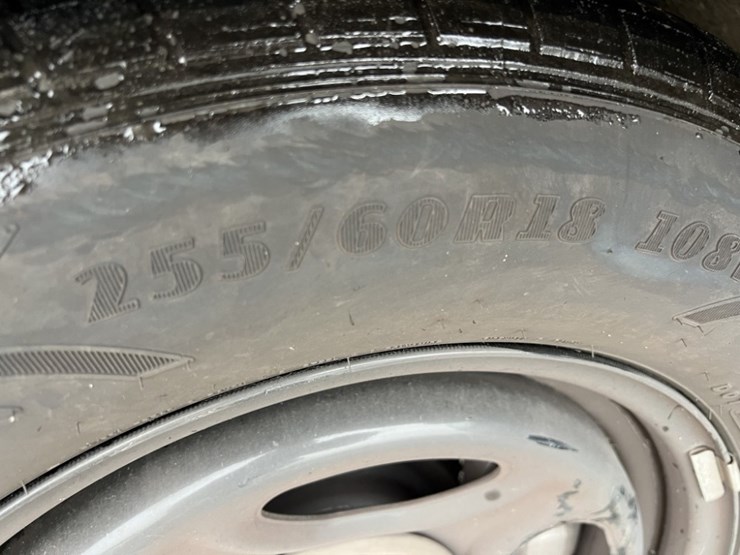 2023-ford-explorer-image-16