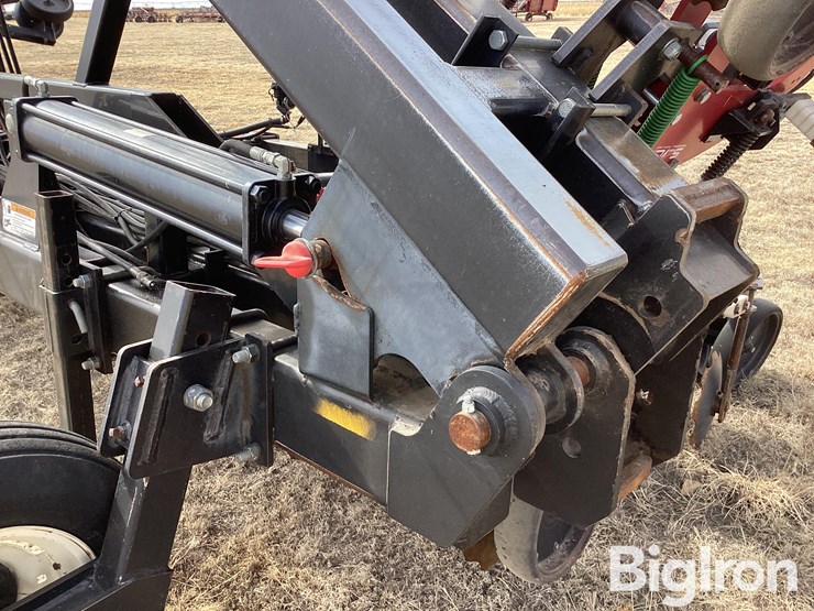 strip-cat-16r30-strip-till-machine-image-14