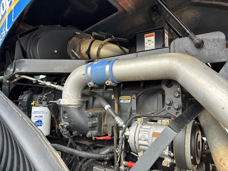 2013-new-holland-t9.505-image-57