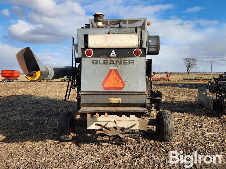 1980-gleaner-f2-image-6