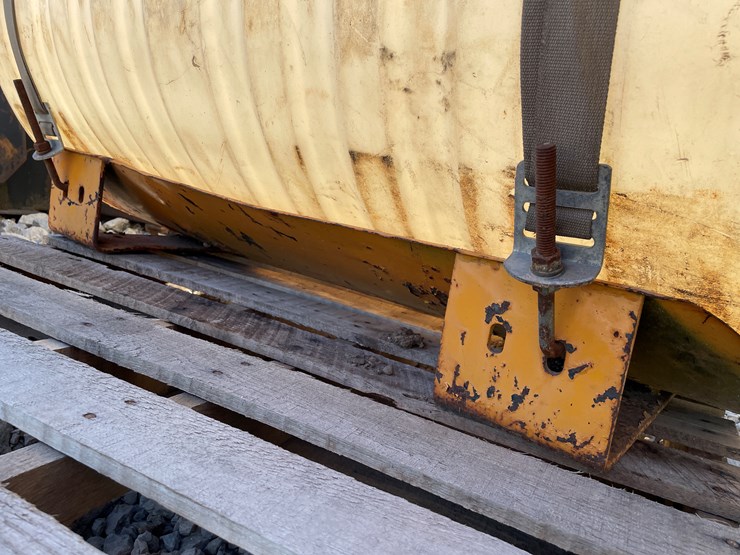 #6105-•-poly-tank-on-frame-image-8