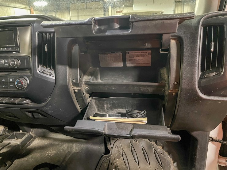 2015-chevrolet-silverado-2500hd-image-22