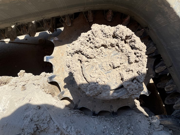 2019-new-holland-c237-image-16