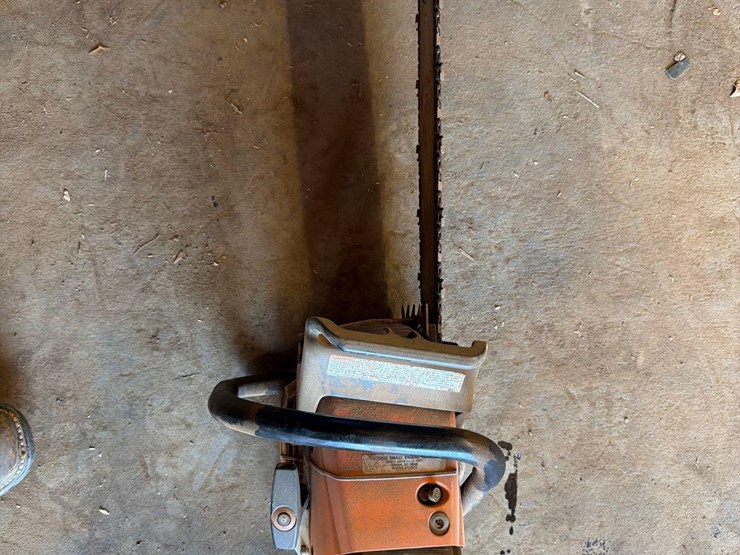 stihl-ms461gas-powered-chainsaw-image-2