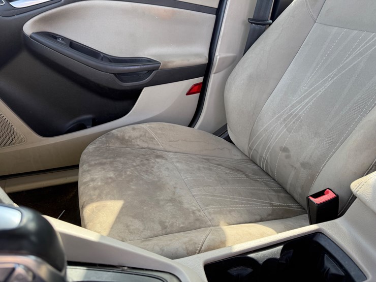 #36832-•-inop-2016-ford-focus-se-sedan-1fadp3f27gl212545-inv#-36832-image-24