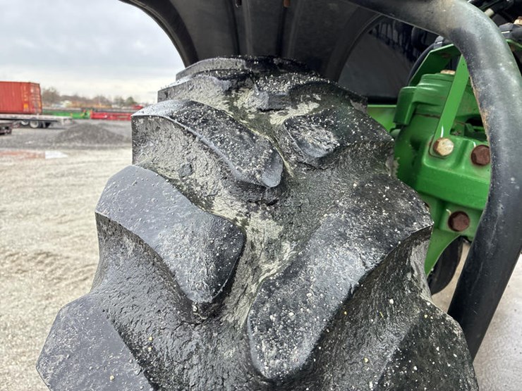 2015-john-deere-r4038-image-52