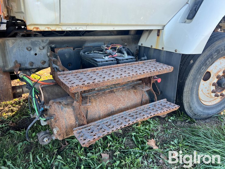 2006-international-7300-image-19