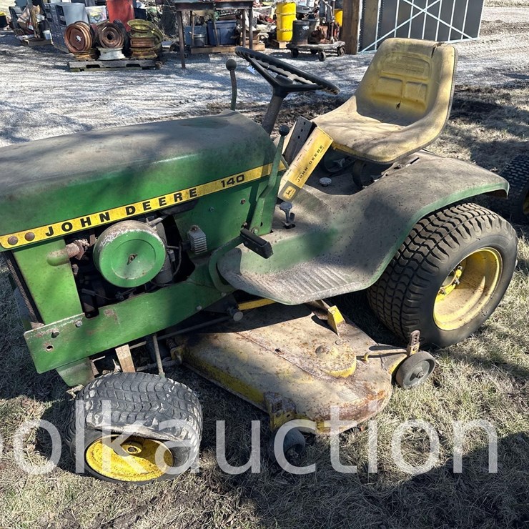 JOHN DEERE 140