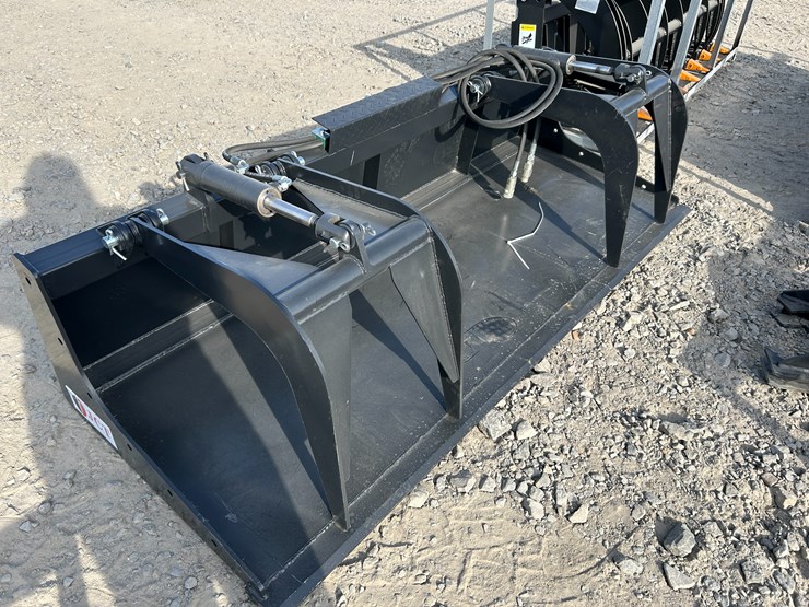 #2038-•-unused-jct-84"-skid-steer-grapple-inv#-40789-image-4