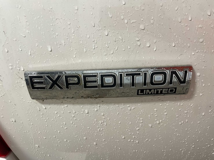 2014-ford-expedition-limited-image-10