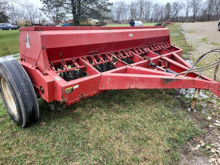 tag-#149,-ih-500-grain-drill-image-11