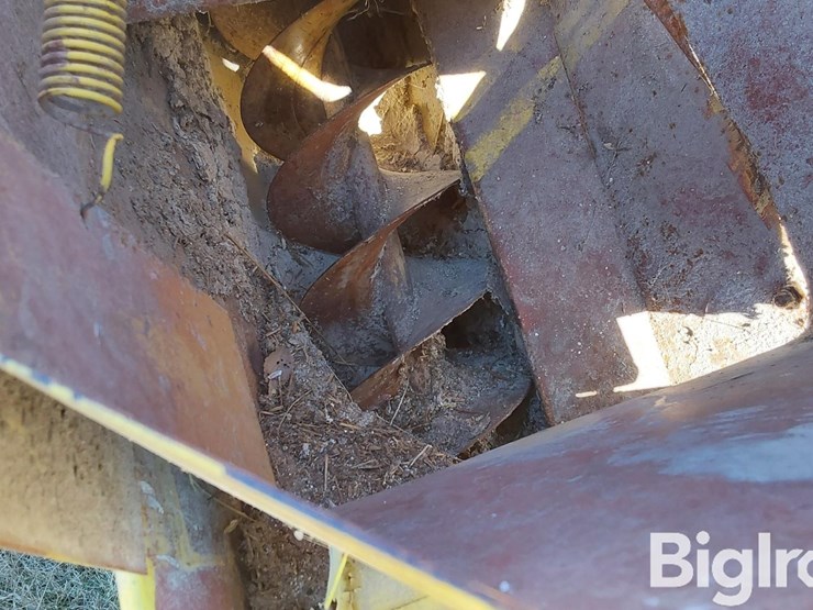 new-holland-351-image-16