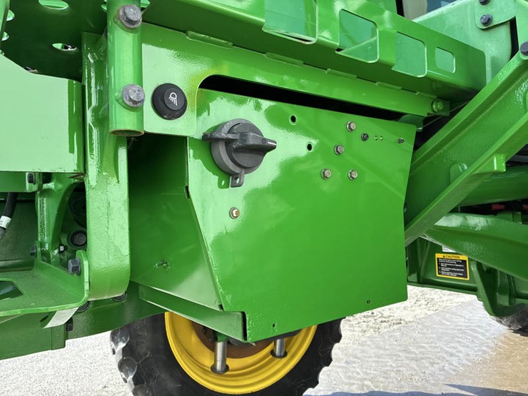 2022-john-deere-600r-image-45