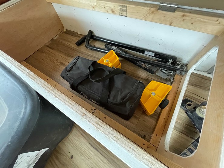 #1435-•-1978-airstream-land-yacht-31'---fully-remodeled,-road-ready-(has-wi-title)-(of)-image-102