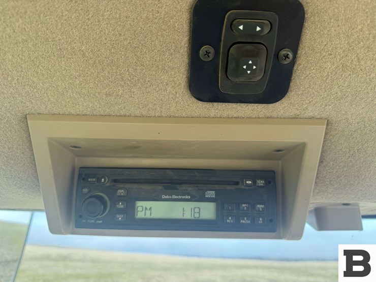 2009-john-deere-8430t-image-63