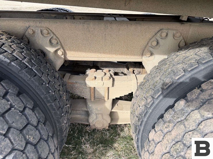 1985-international-s2300-image-31