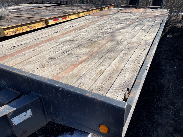 #6061-•-2004-redi-haul-12-ton-tandem-axle-flatbed-equipment-trailer-(has-wi-title)-image-15