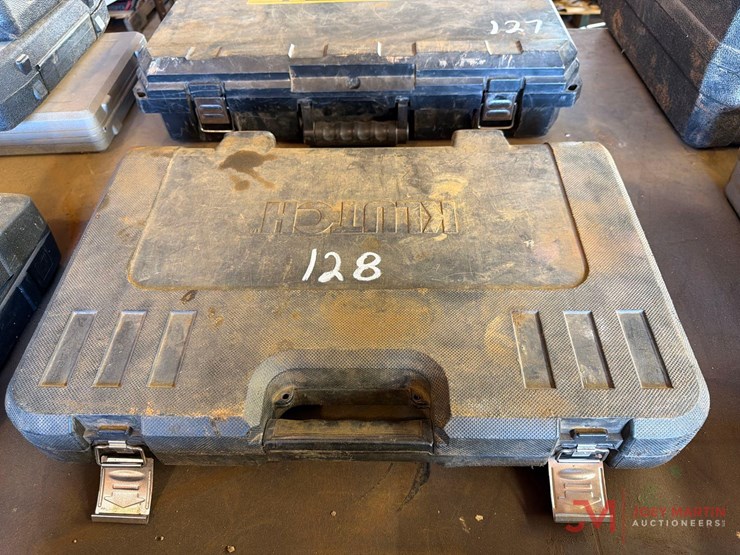 klutch-1/4"---1/2"-drive-socket-set-w/-case-image-2