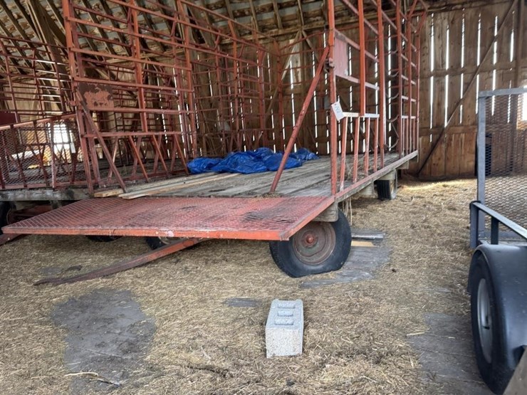 k&k-16'-bale-rack-&-gear-image-3