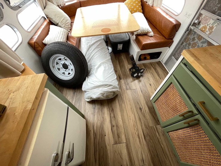 #1435-•-1978-airstream-land-yacht-31'---fully-remodeled,-road-ready-(has-wi-title)-(of)-image-106