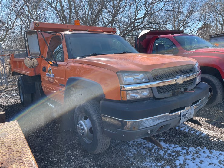 2003-chevrolet-3500-image-3