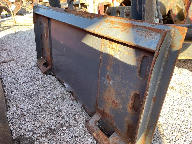 #6076-•-universal-mount-skidsteer-snow-pusher-image-6