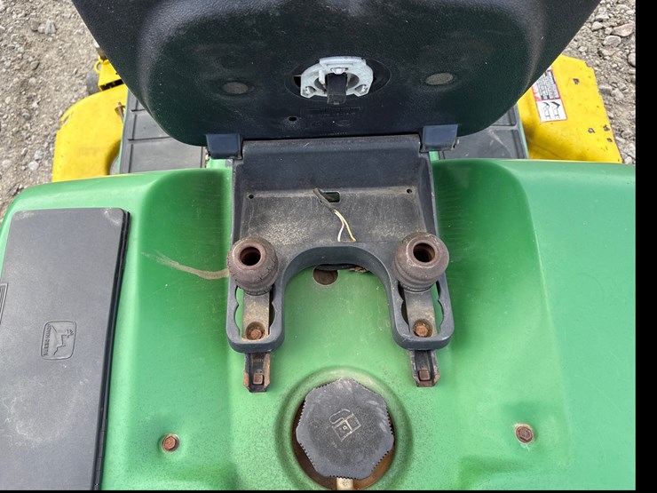 john-deere-340-image-9