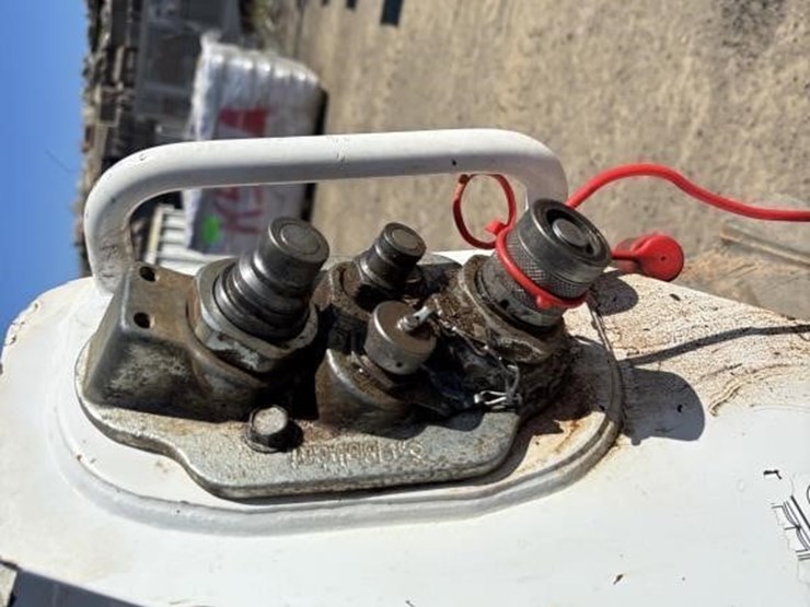 2018-bobcat-s550-image-13