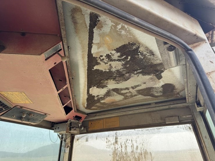 white-2-105-image-19