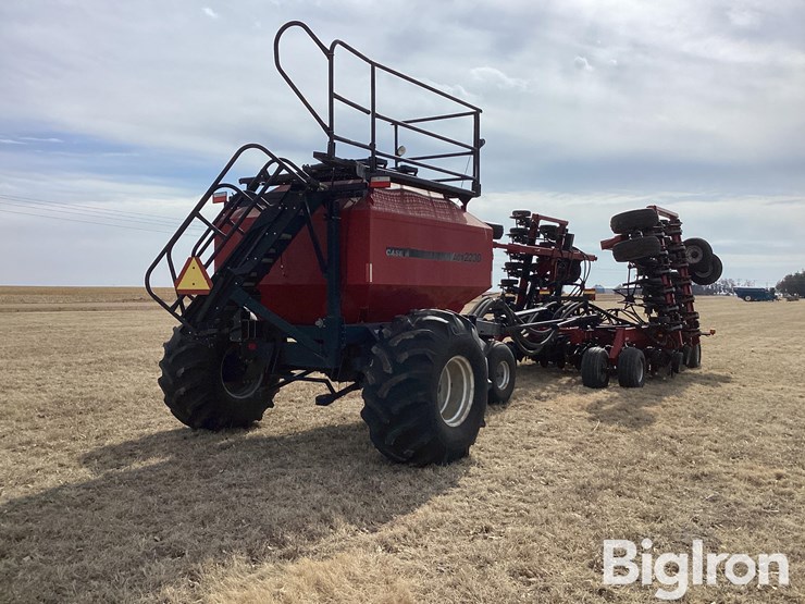 case-ih-sdx2230-air-seeder-w/adx2230-air-cart-image-5